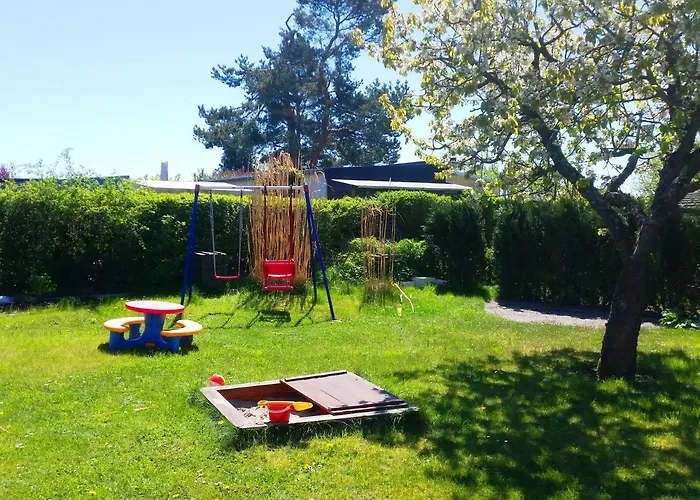 Ostseebrise Usedom Im Gruenen Familienfreundlich Ruhig Parkplatz Terrasse Kamin Karlshagen